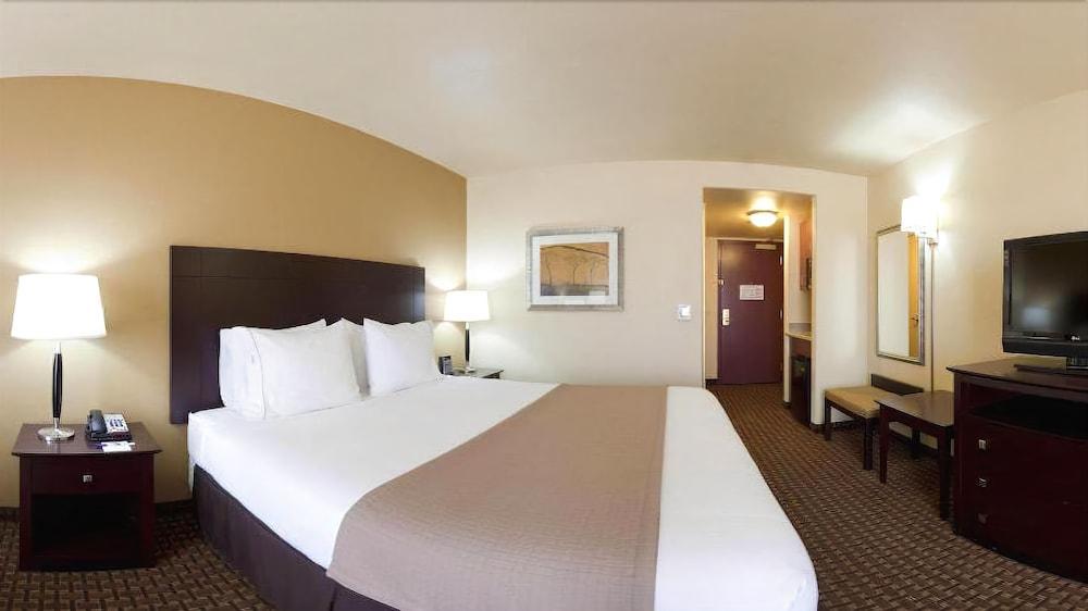 Holiday Inn Express & Suites Dinuba West By Ihg Zewnętrze zdjęcie
