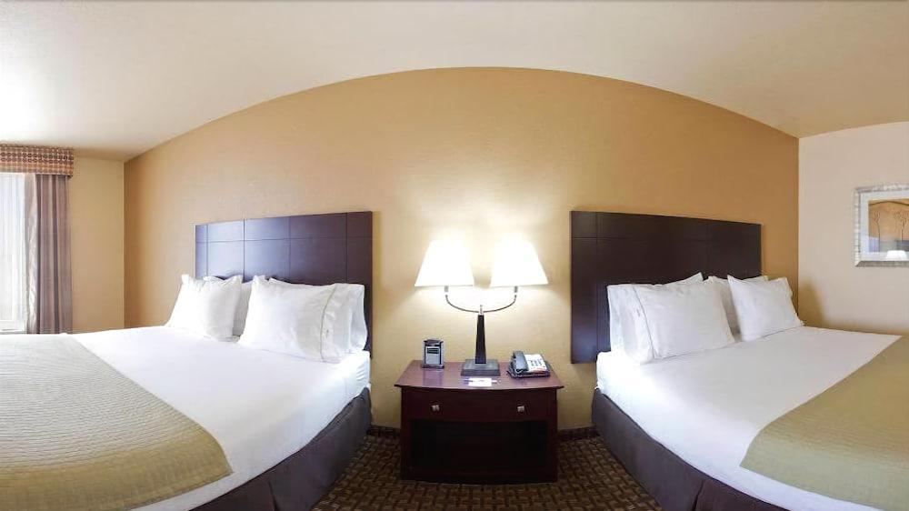 Holiday Inn Express & Suites Dinuba West By Ihg Zewnętrze zdjęcie