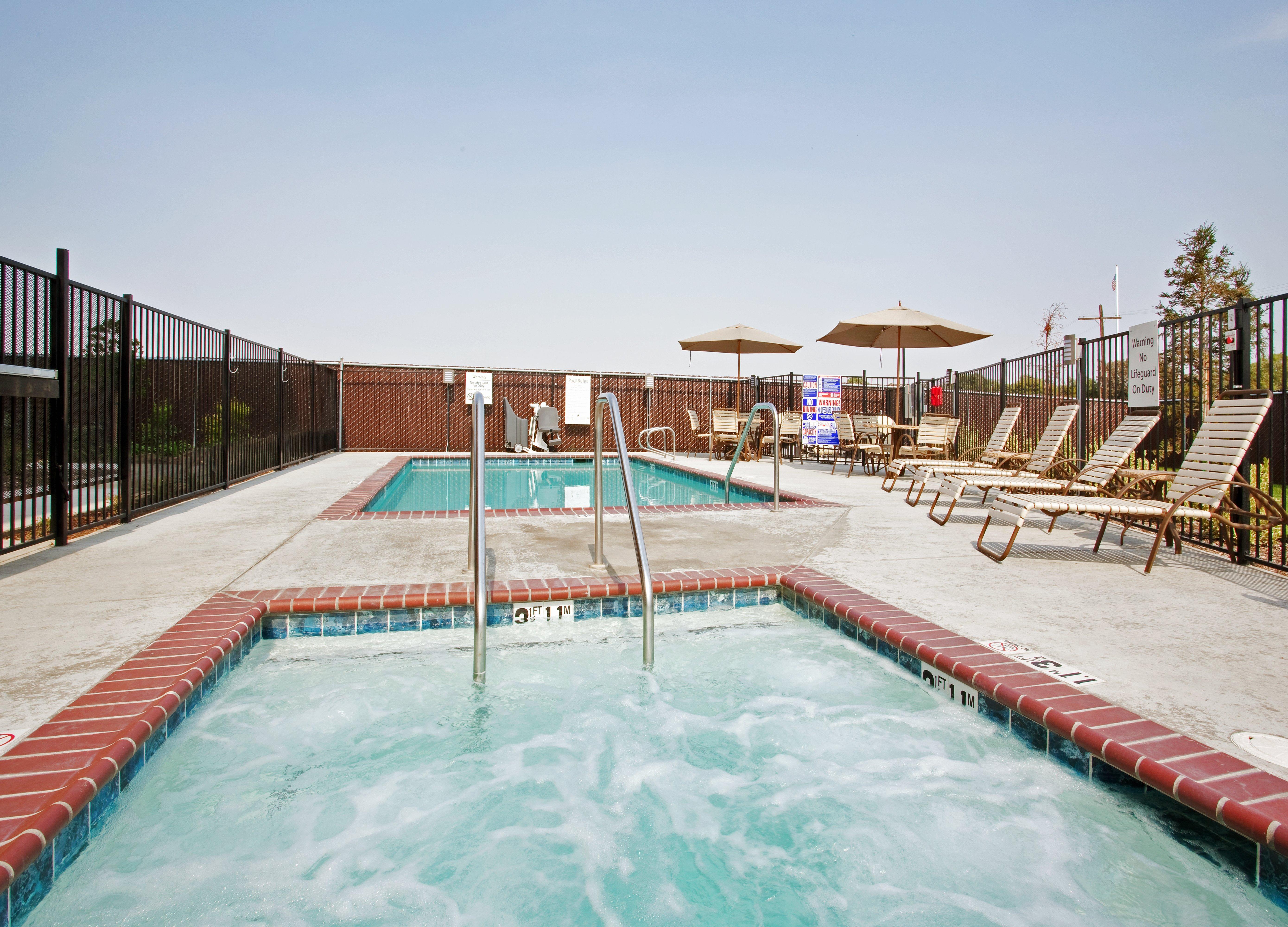 Holiday Inn Express & Suites Dinuba West By Ihg Zewnętrze zdjęcie